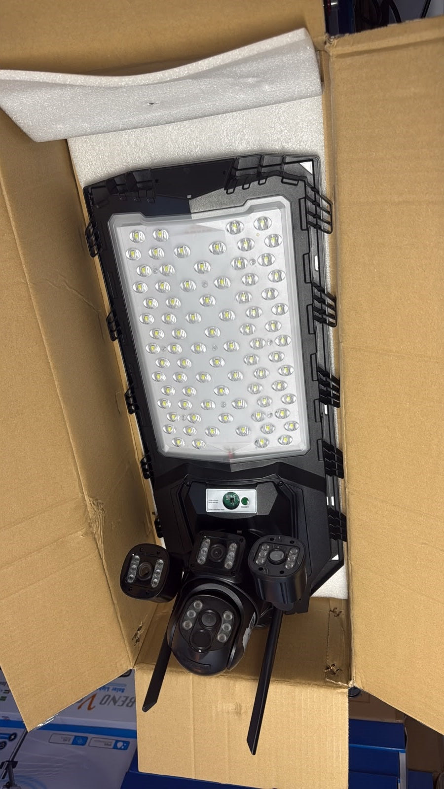 Lampione Solare LED 600W Faro Strada Giardino Da Esterno Sensore Movimento IP65