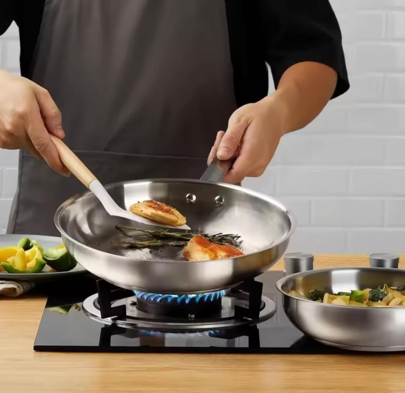 Generico Padella Professionale in Alluminio Puro 3mm, Manico in Acciaio Inox, Antiaderente, Padella Alta per Saltare 24cm